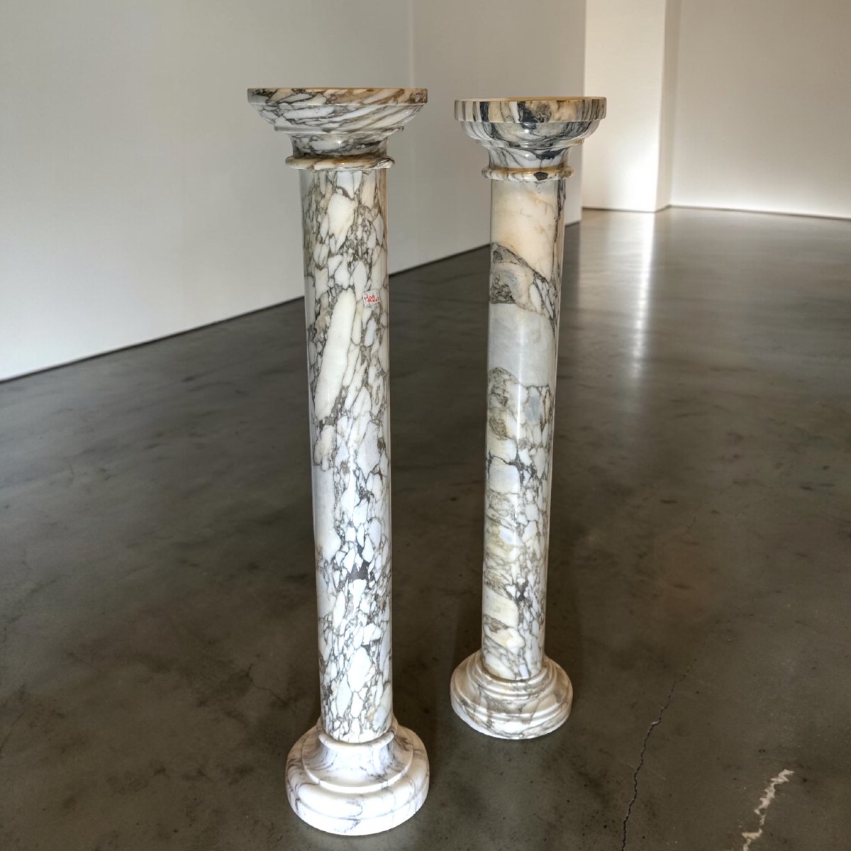 Pair Of Column In Calacatta Gold Marble -photo-3