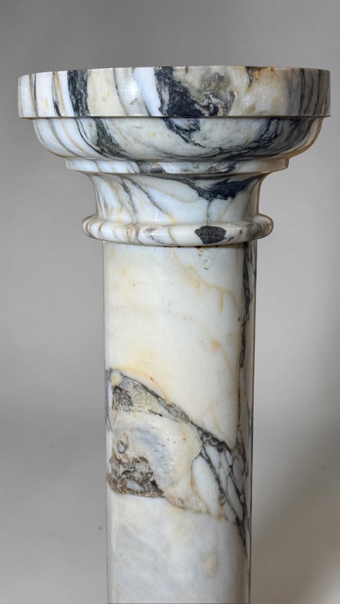 Pair Of Column In Calacatta Gold Marble -photo-3