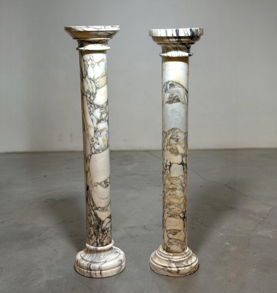 Pair Of Column In Calacatta Gold Marble 