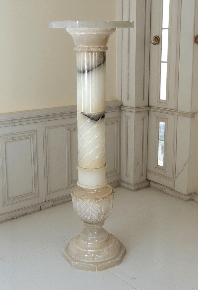 Vase monumental soutenu par sa colonne ornée Marbre -photo-7
