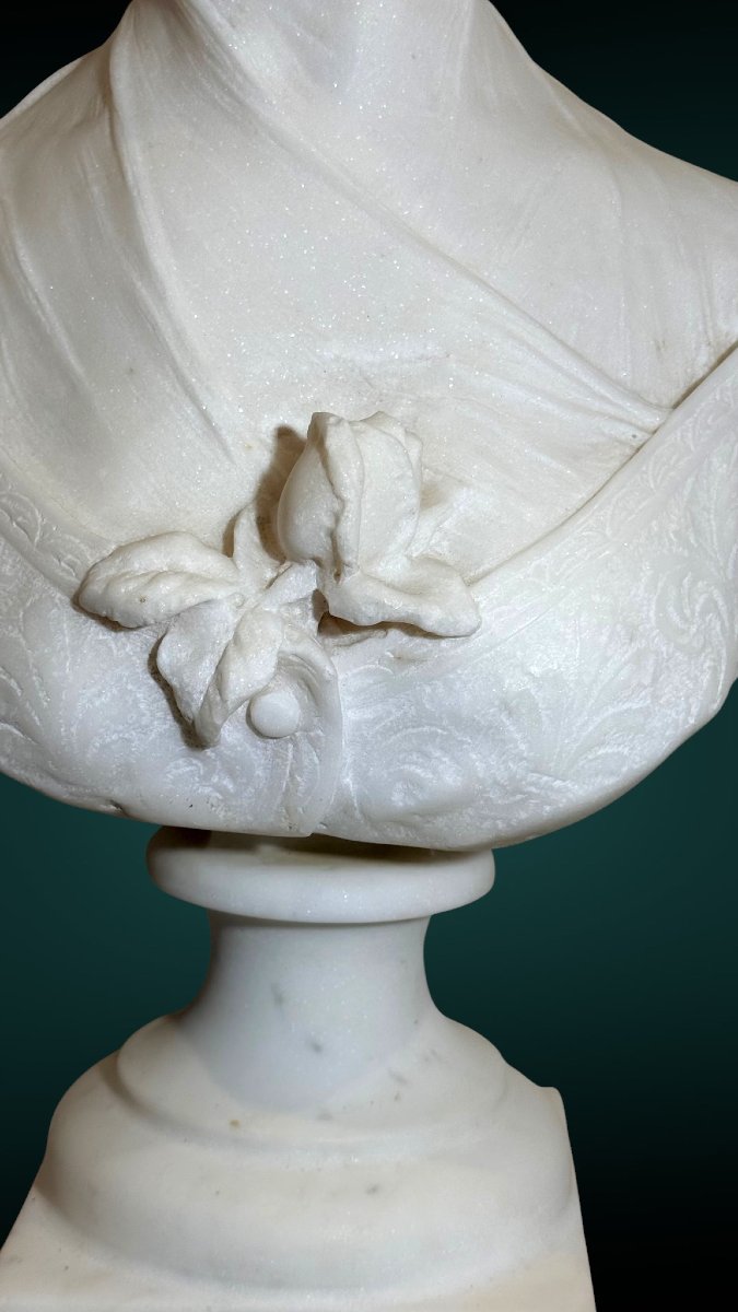 Buste jeune fille, entièrement sculpté à la main Marbre Blanc de Carrare Statuario-photo-1