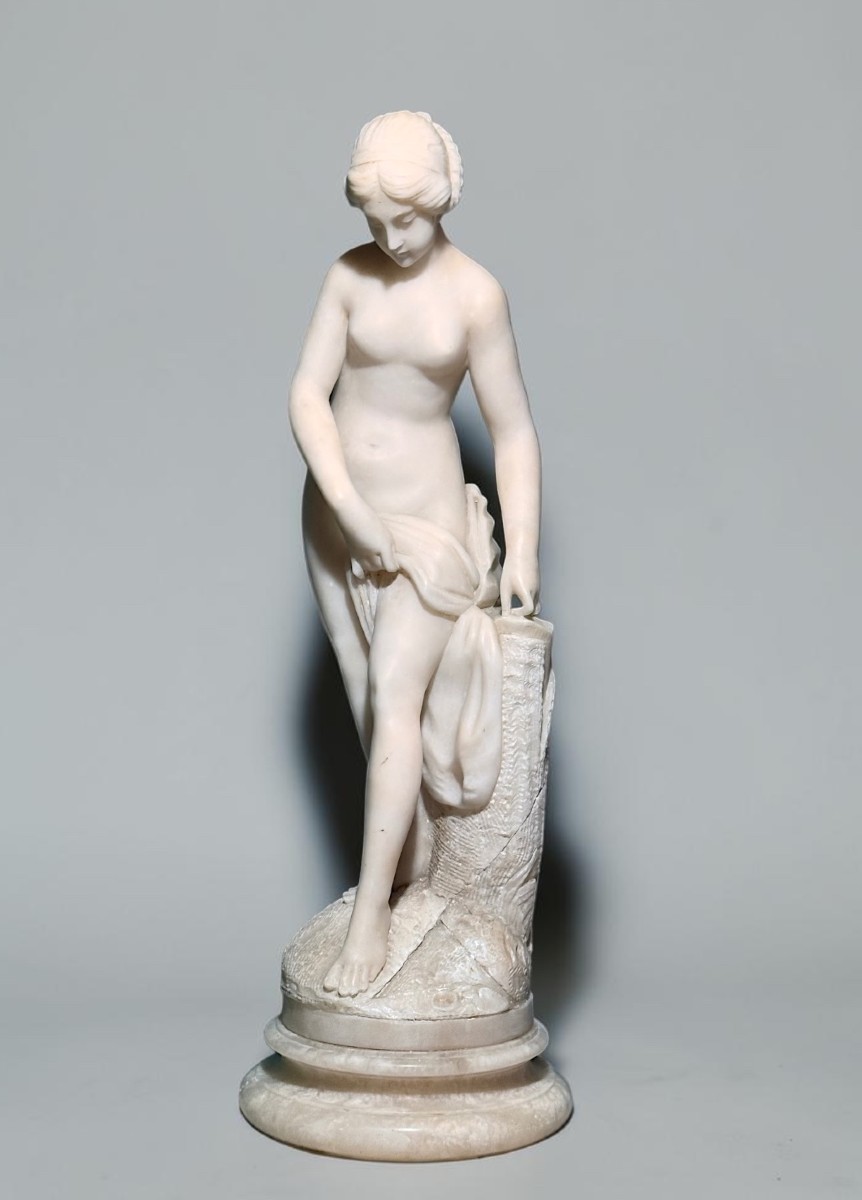 Statue femme nue, plus connue sous le nom de Baigneuse Marbre