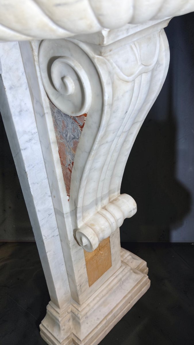 16th-century Shell-shaped Fountain In Rare Marble -photo-2