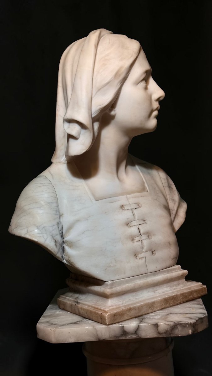 Buste de Jeanne d'Arc en marbre blanc de Carrare et marbre Arabescato-photo-5