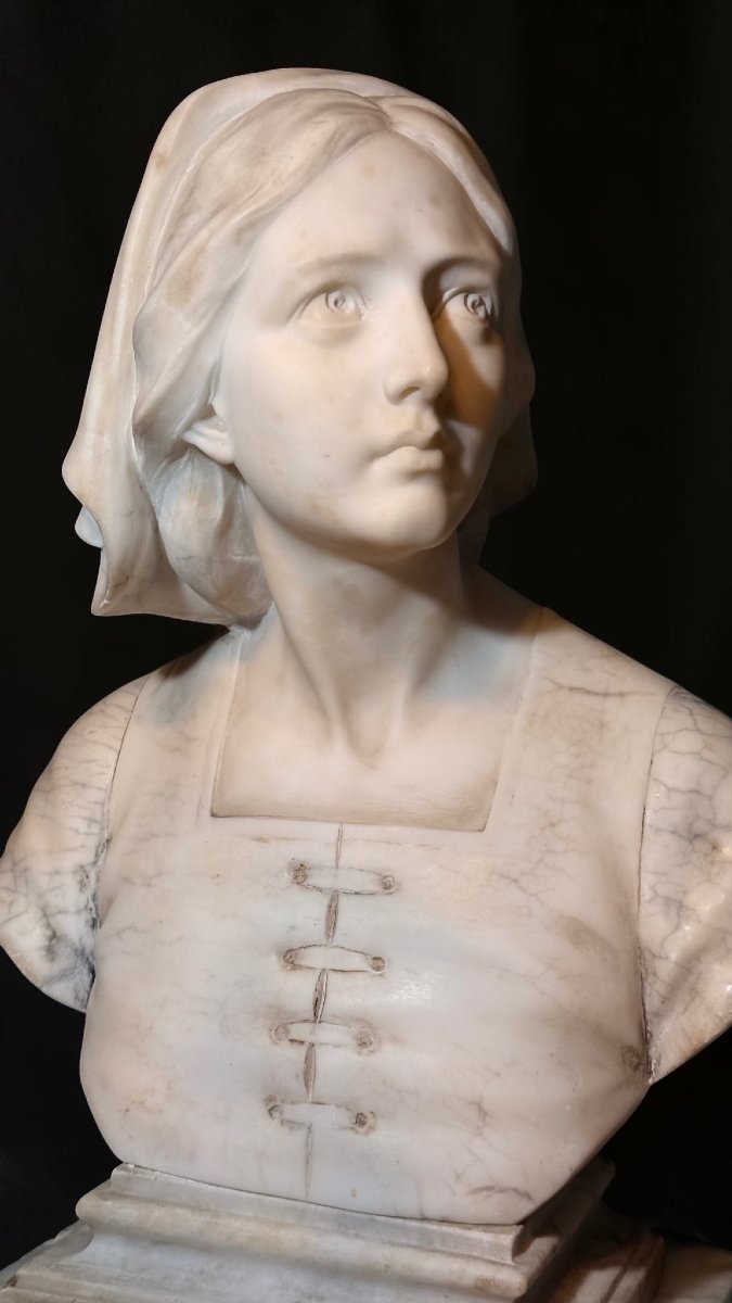 Buste de Jeanne d'Arc en marbre blanc de Carrare et marbre Arabescato-photo-6