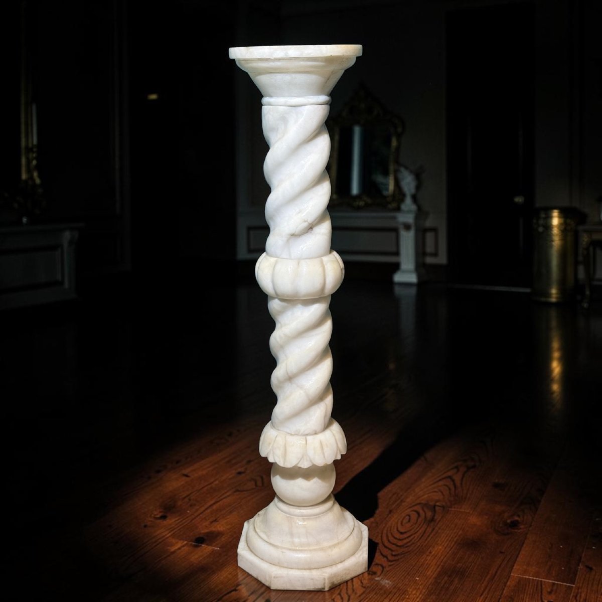 Chapiteau torsadé rare en Marbre Blanc de Carrare Statuaire-photo-2
