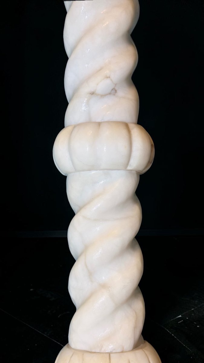 Chapiteau torsadé rare en Marbre Blanc de Carrare Statuaire-photo-2