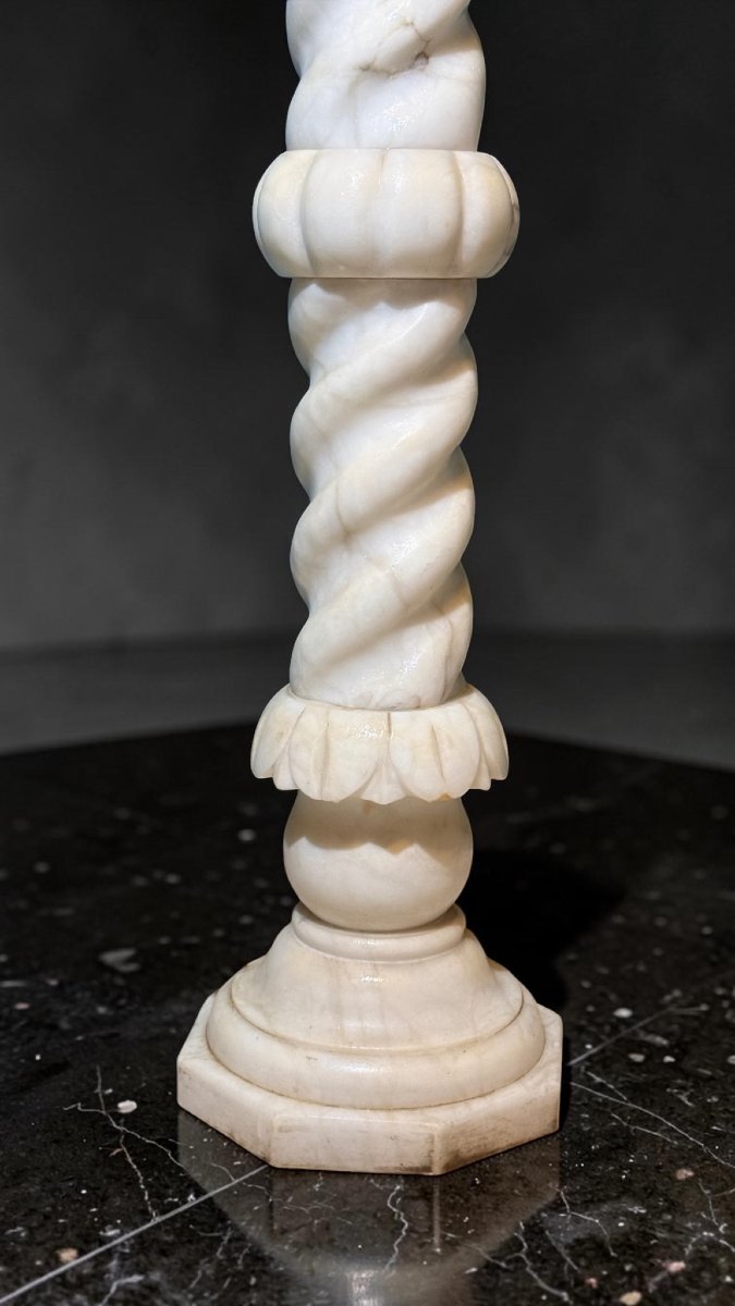 Chapiteau torsadé rare en Marbre Blanc de Carrare Statuaire-photo-3