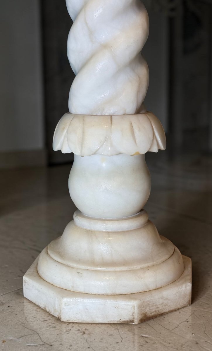 Chapiteau torsadé rare en Marbre Blanc de Carrare Statuaire-photo-7