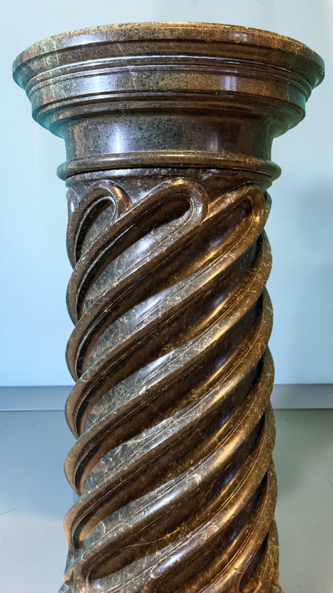 Serpentine Green Marble Capital -photo-1