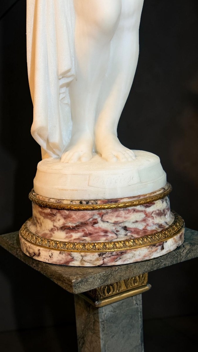 Statue femme nue transie de froid se couvrant « Frileuse » Marbre Blanc Statuaire de Carrare -photo-2