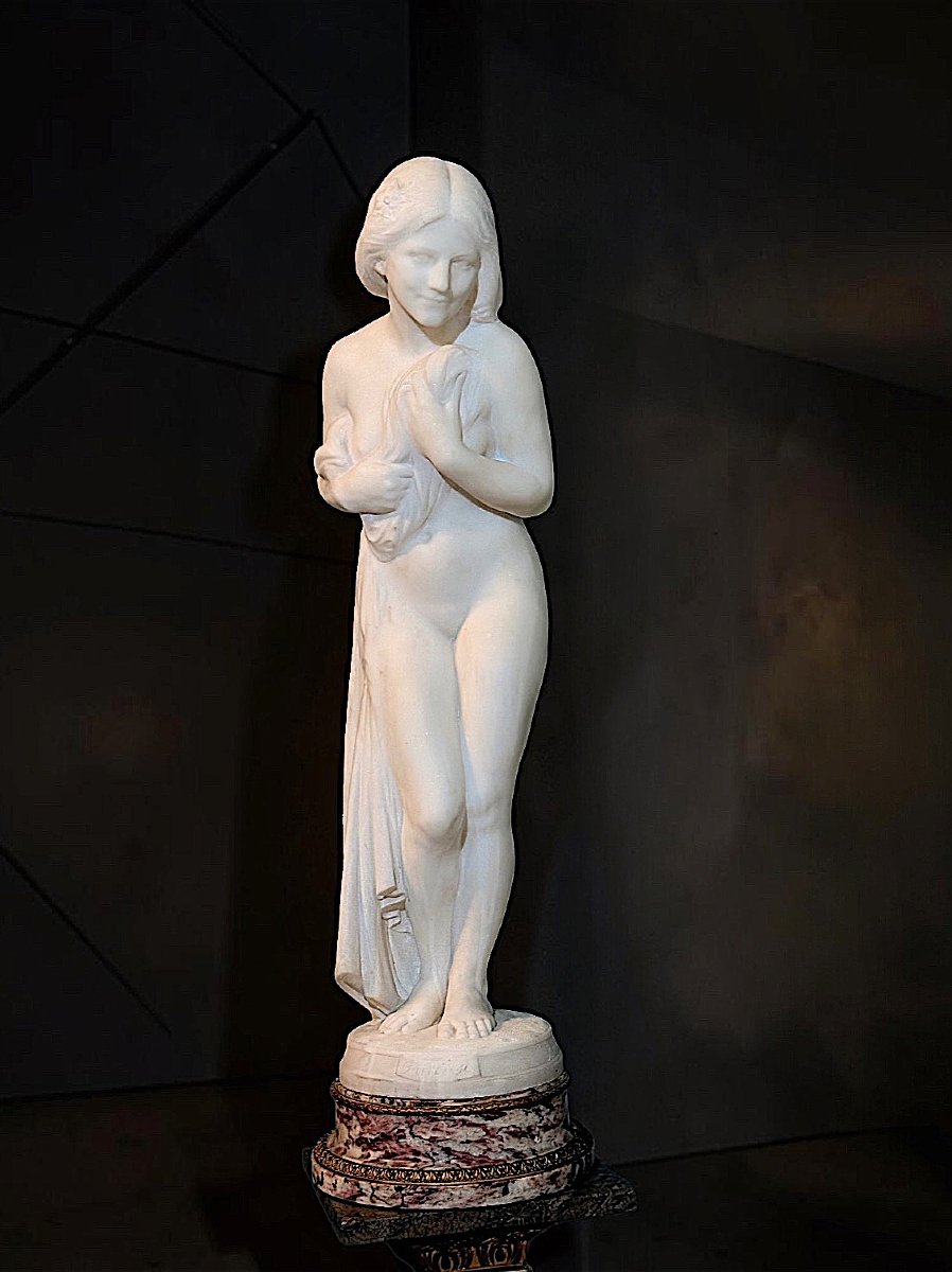 Statue femme nue transie de froid se couvrant « Frileuse » Marbre Blanc Statuaire de Carrare 