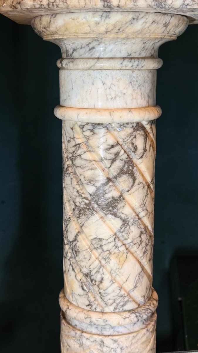 Column/capital In Arabescato Marble -photo-3
