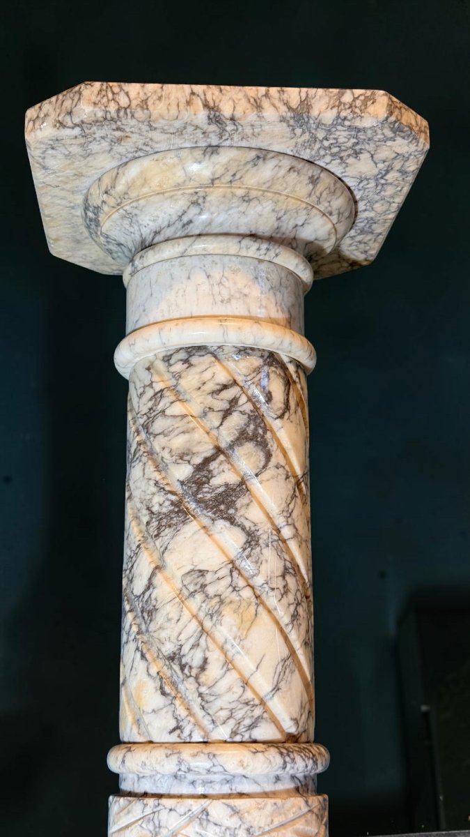Column/capital In Arabescato Marble -photo-3