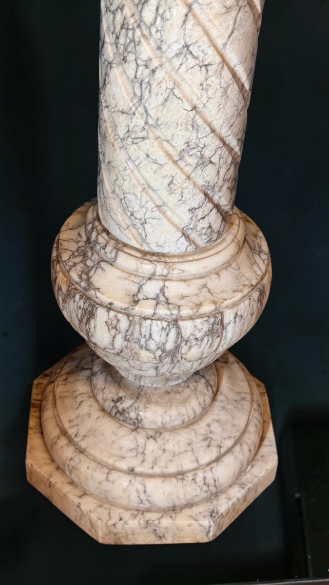 Column/capital In Arabescato Marble -photo-7