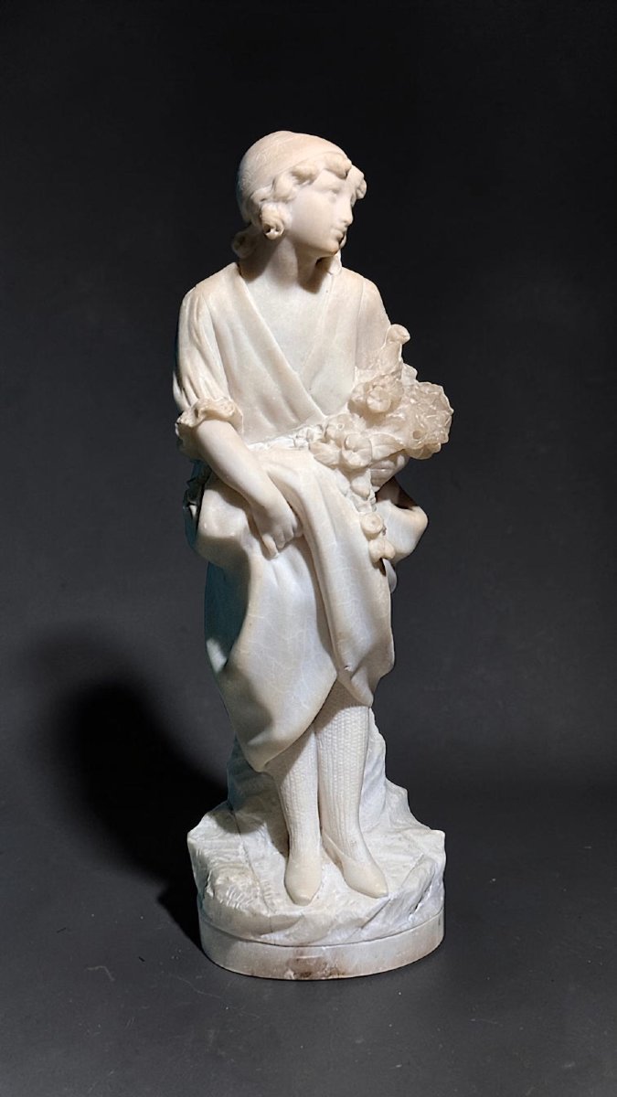 Statue représentant une petite fille tenant des fleurs, Gory -photo-2