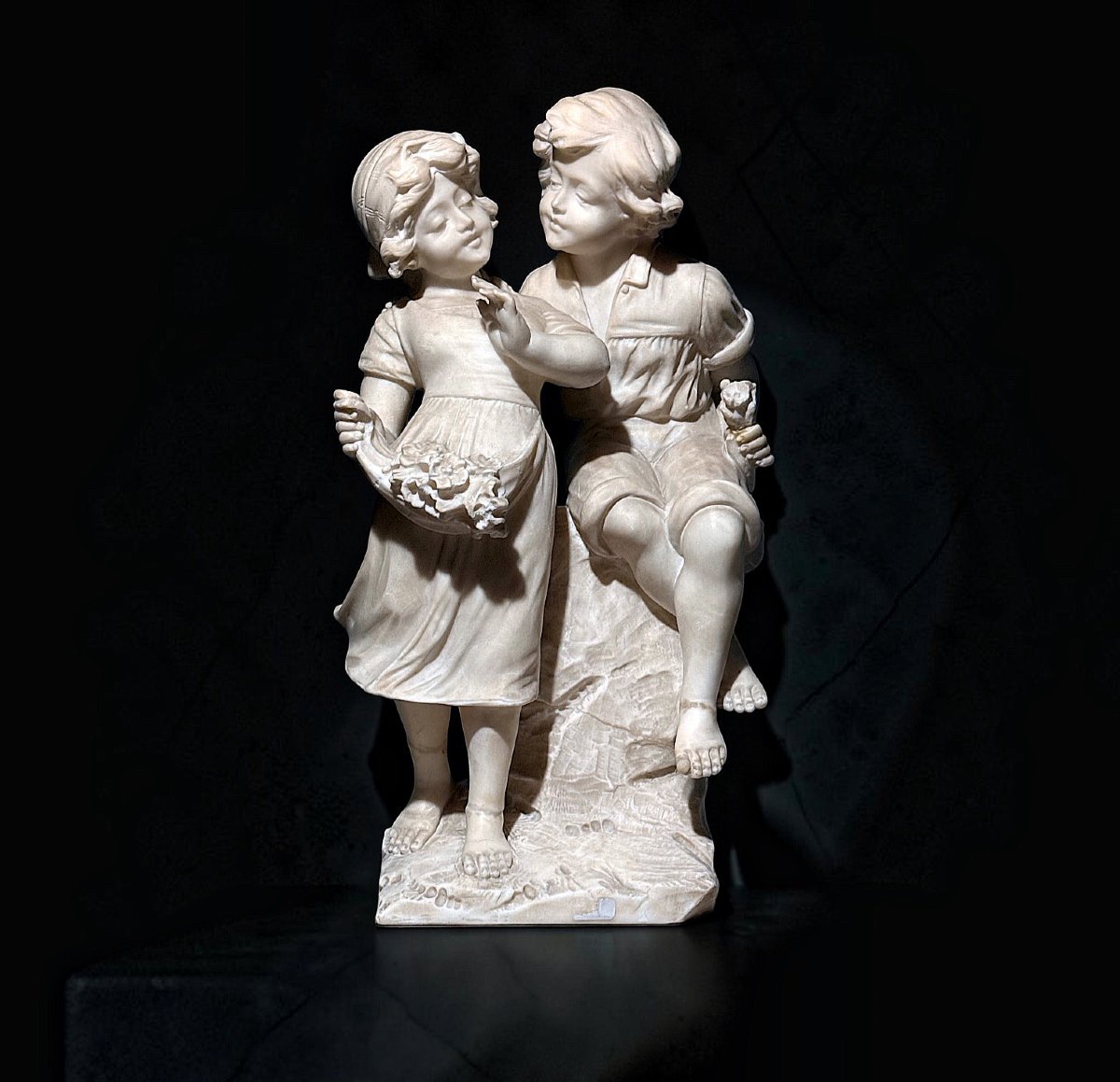 Statue représentant deux enfants