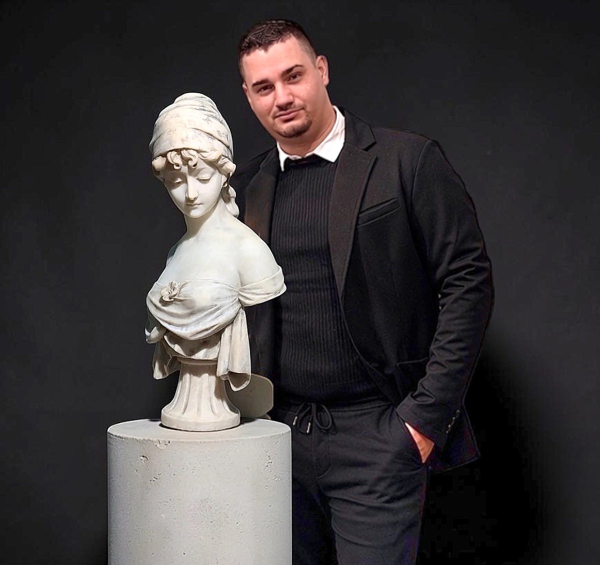 Bust Depicting A Young Girl Of French Origin -photo-3