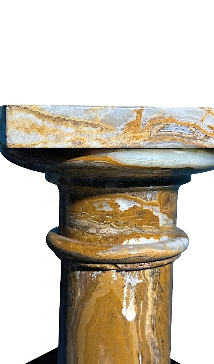 Column Made Of Rare Onyx -photo-2