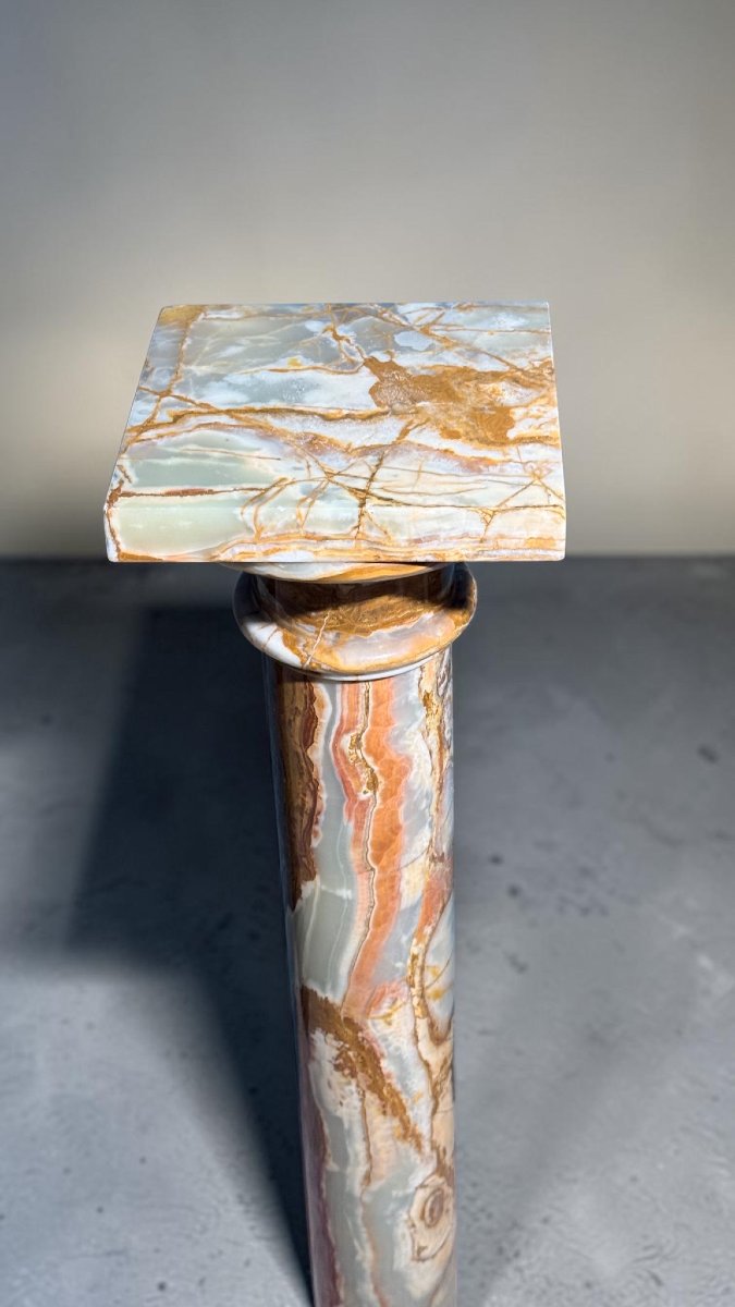 Column Made Of Rare Onyx -photo-7