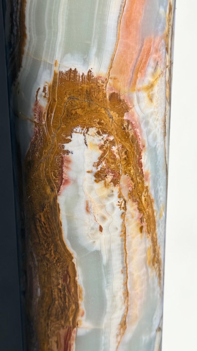 Column Made Of Rare Onyx -photo-8