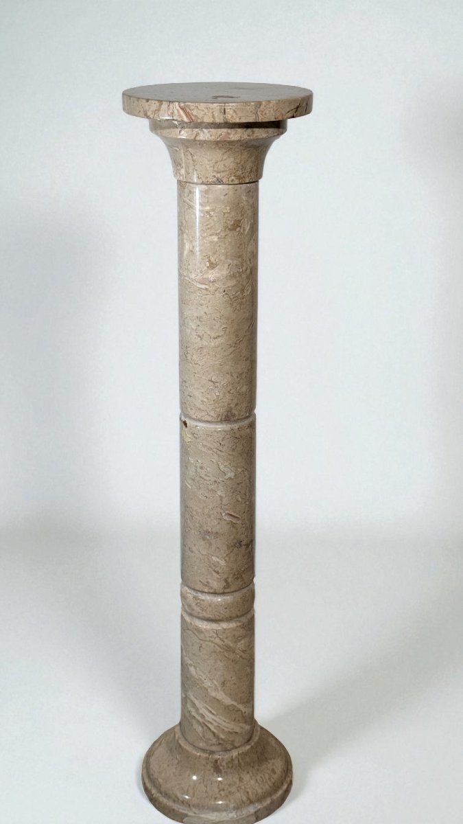Column In Beige Marble-photo-2