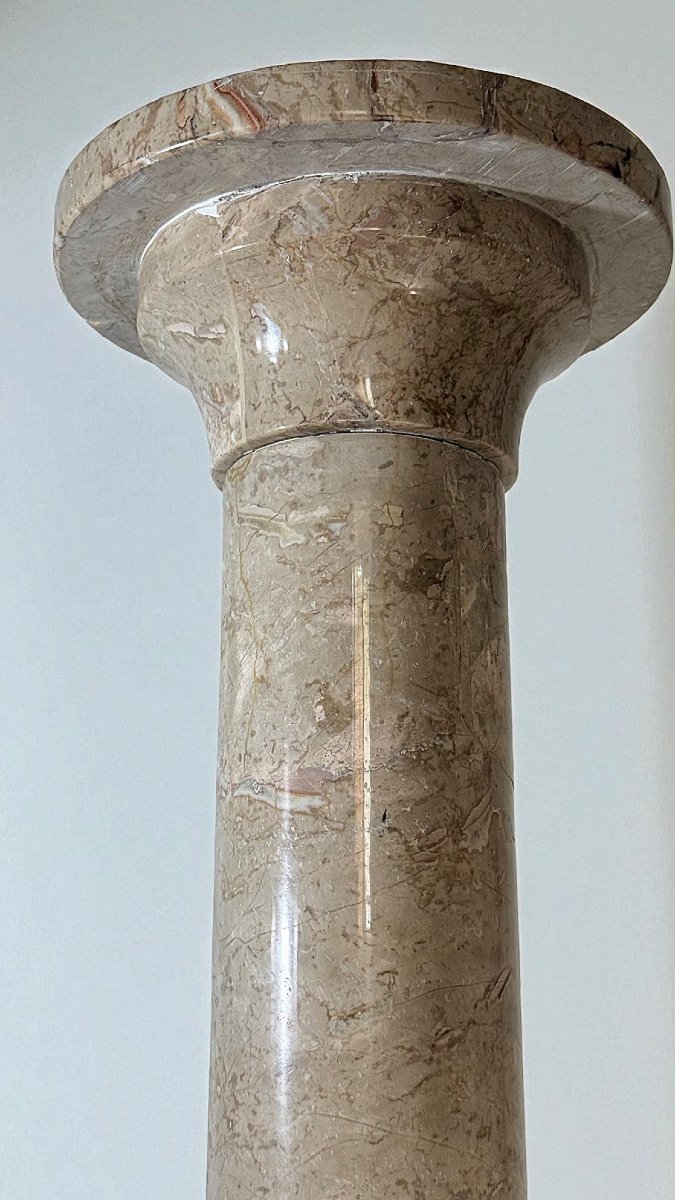 Column In Beige Marble-photo-6