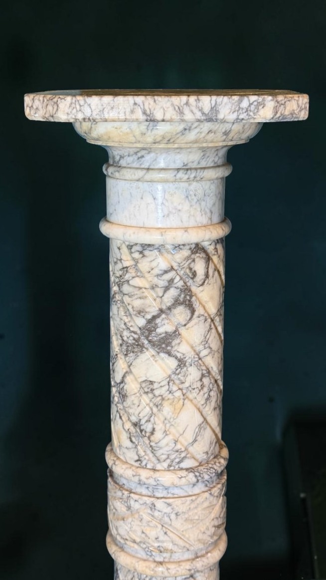 Column/capital In Arabescato Marble -photo-2