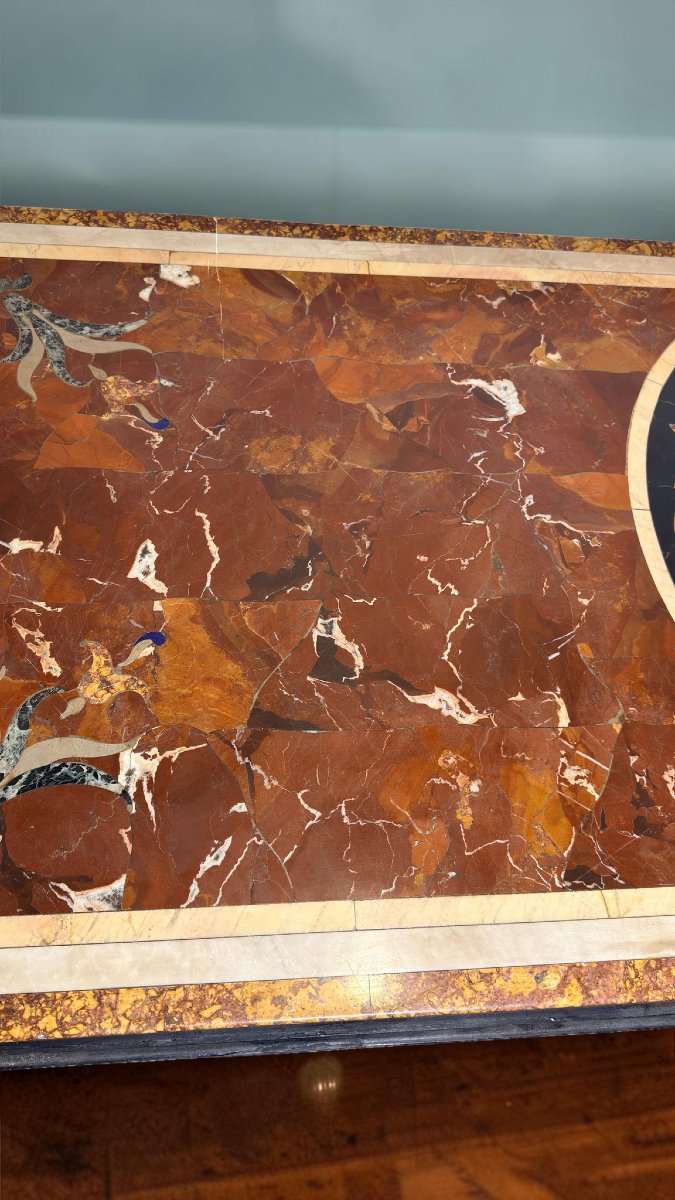 Marble Table -photo-1