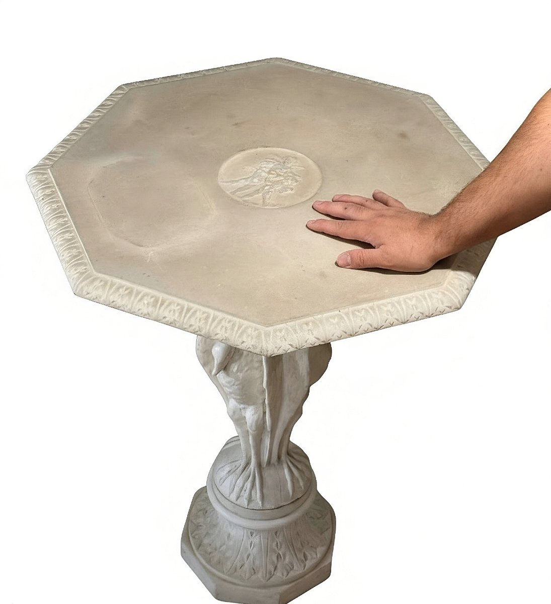 Guéridon Marbre Carrara orné de cygnes, reposant sur un socle décoré de feuilles-photo-4