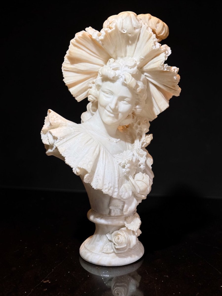 Bust Depicting A Smiling Young Girl With A Love Dedication On The Back-photo-3