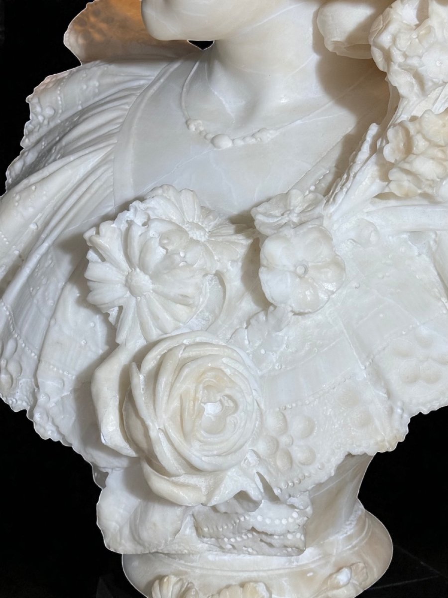 Bust Depicting A Smiling Young Girl With A Love Dedication On The Back-photo-7
