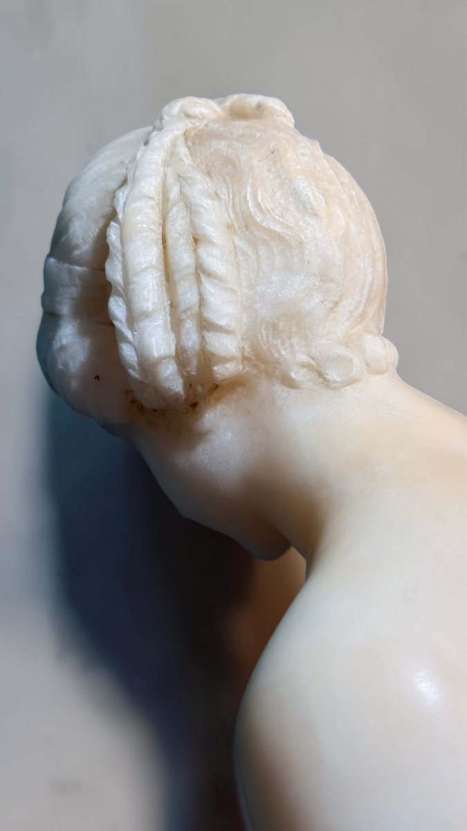 Statue Depicting A Young Naked Girl -photo-2