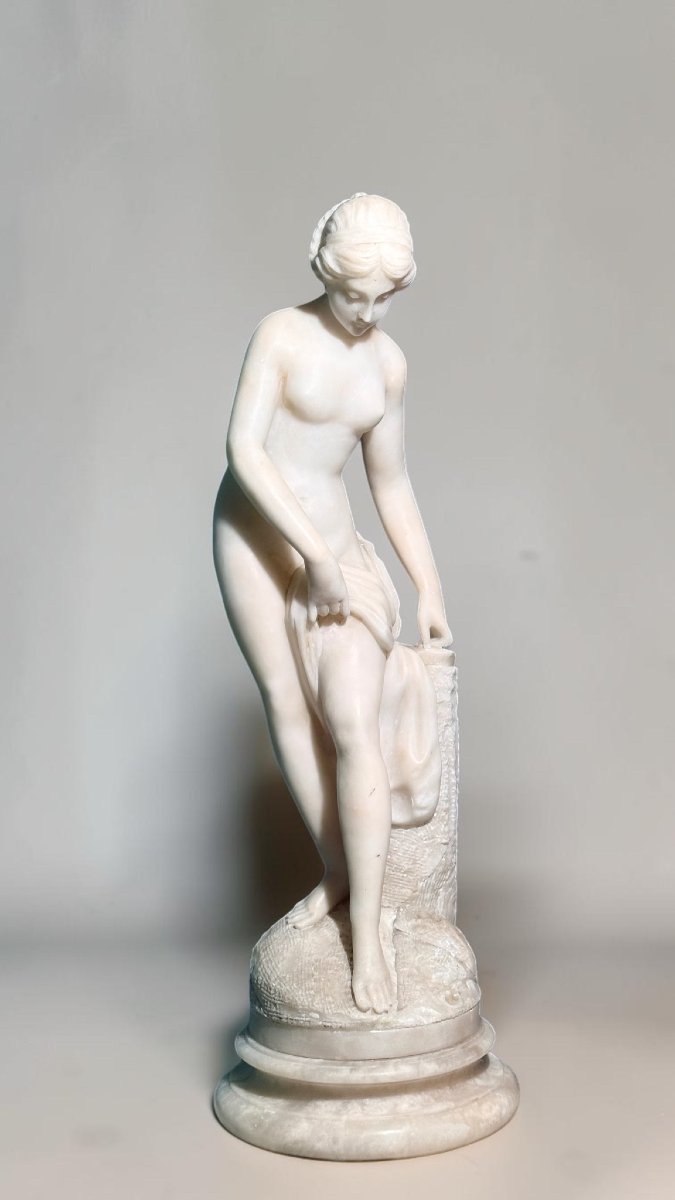 Statue Depicting A Young Naked Girl -photo-5