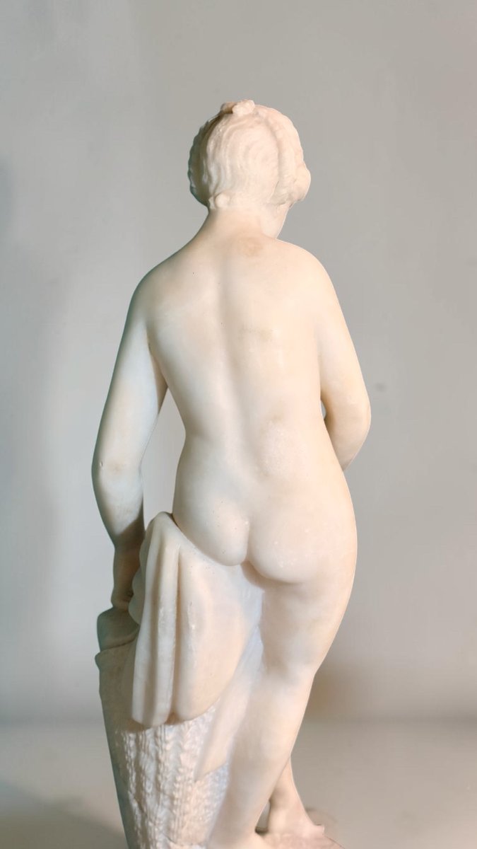 Statue Depicting A Young Naked Girl -photo-8