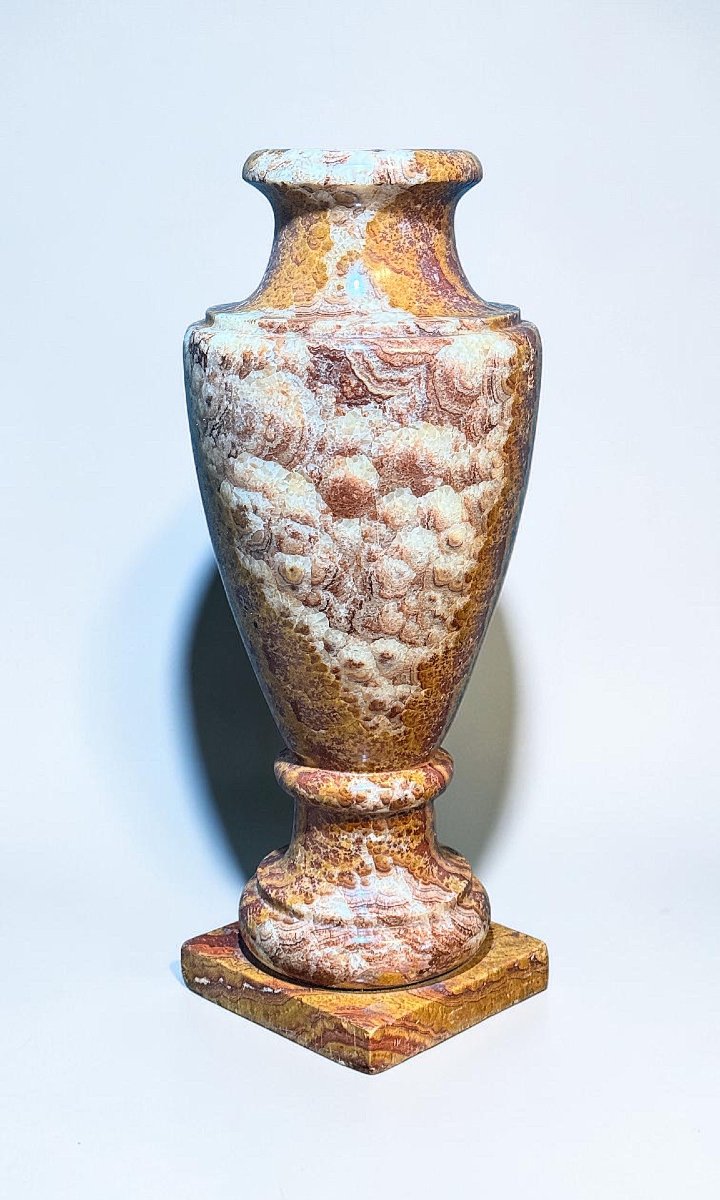 Vase en Marbre Rouge à veinage ouvert d'une rare nuance, datant du XIXe siècle-photo-7