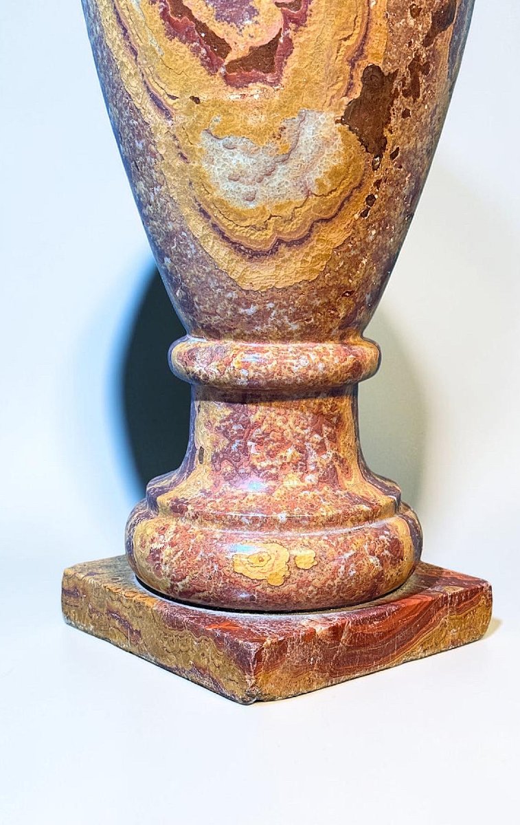 Vase en Marbre Rouge à veinage ouvert d'une rare nuance, datant du XIXe siècle-photo-8