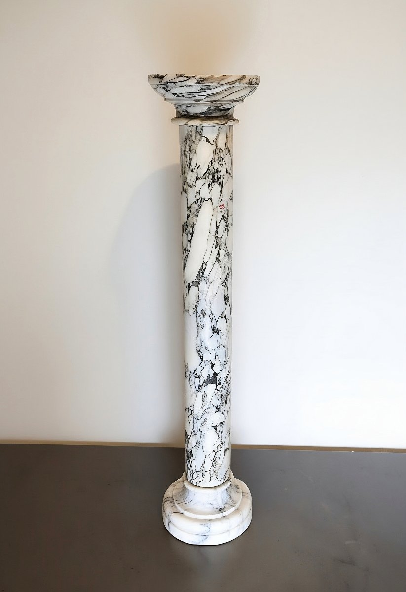 Calacatta Oro Marble Column -photo-1