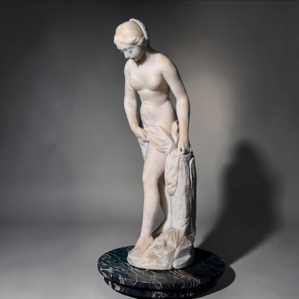 Statue représentant une femme nue Marbre -photo-2