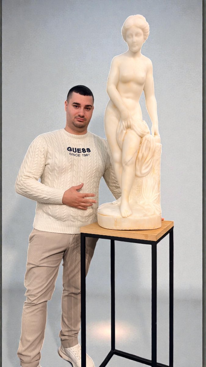 Statue Nude Woman In Carrara Marble -photo-2