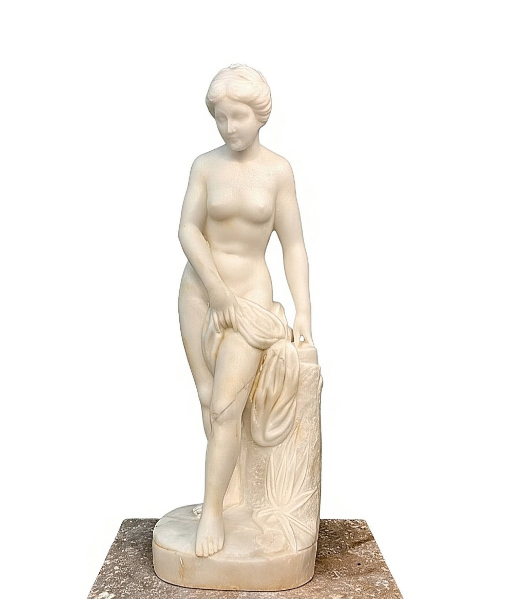 Statue Nude Woman In Carrara Marble 