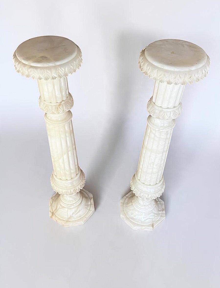 Pair Of Columns In White Carrara Marble  -photo-3