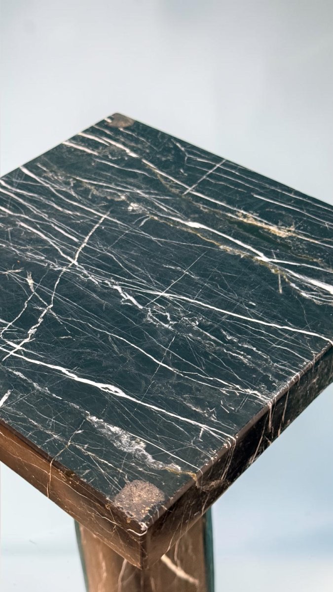 Column In Black Marble -photo-1