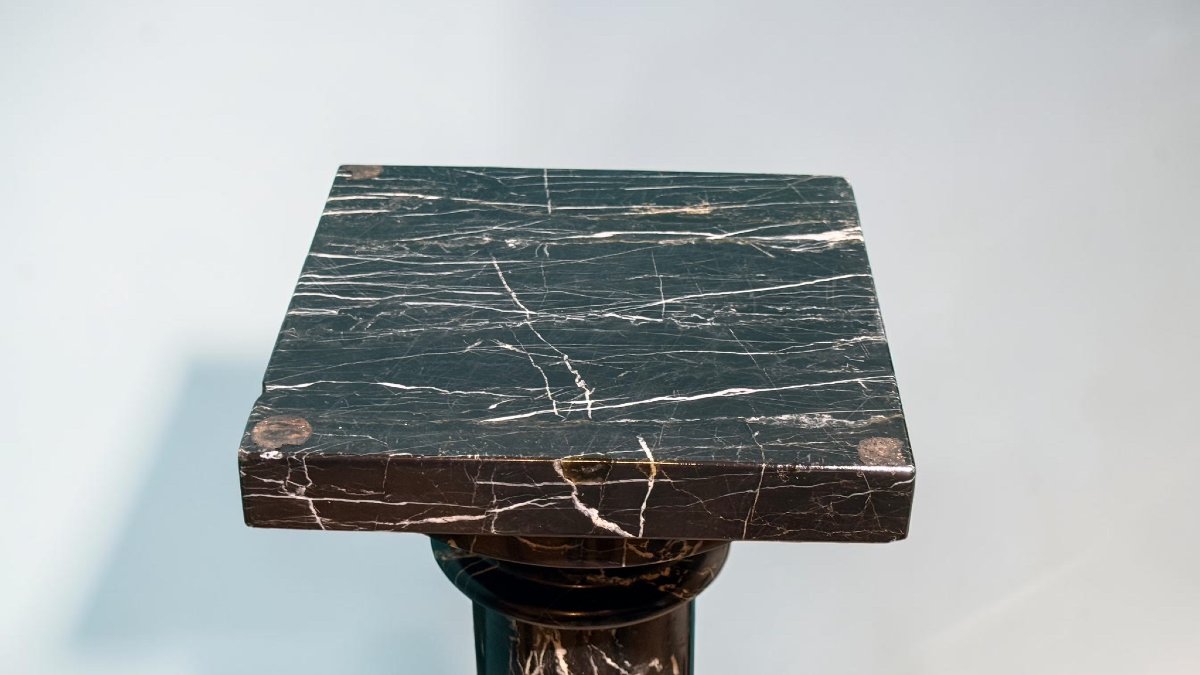 Column In Black Marble -photo-2