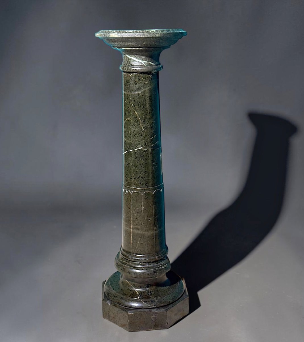 Column In Alpi Verde Serpentine Marble  -photo-2