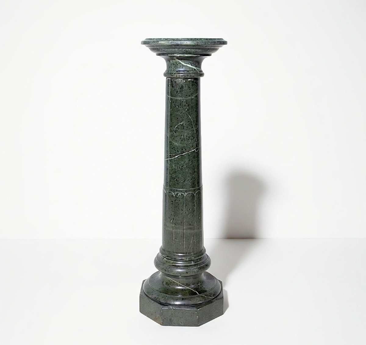 Column In Alpi Verde Serpentine Marble  