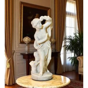 Statue représentant une baigneuse nue Marbre Falconet