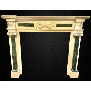 CADRE DE CHEMINÉE EN MARBRE BLANC DE CARRARE STATUAIRE, XXe siècle