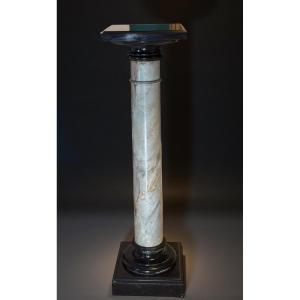 Colonne/Chapiteau en marbre bréchique et marbre noir