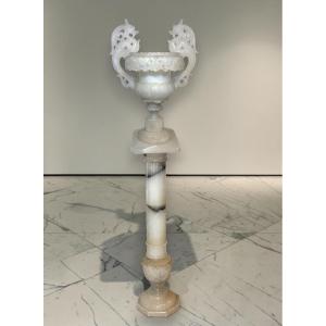 Vase monumental soutenu par sa colonne ornée Marbre 
